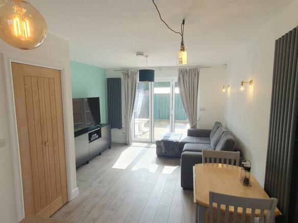 Living/Dining Area