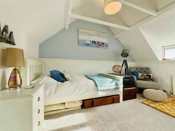 Loft Bedroom (2).JPG
