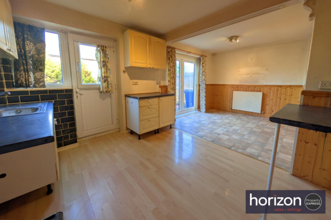 Kitchen/ Dining Area