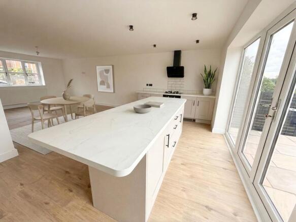 3 bed Terraced for sale Image 10