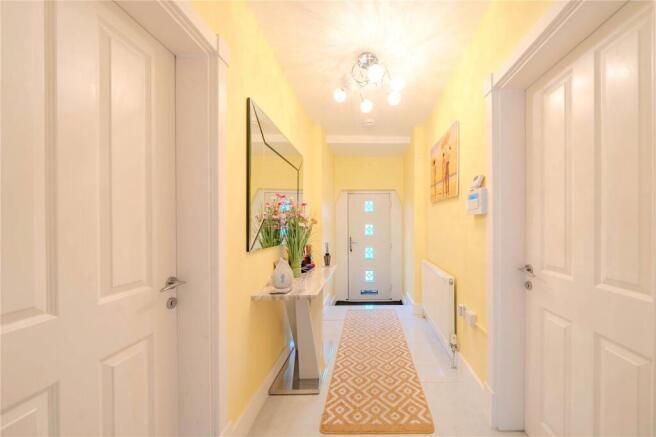4 bed Bungalow for sale Image 11
