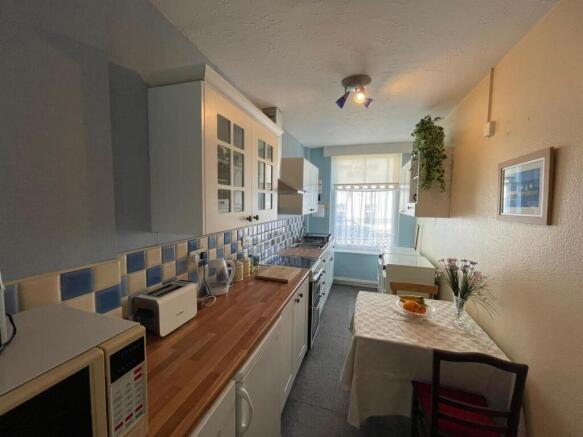 2 bed Apartment for sale Image 4