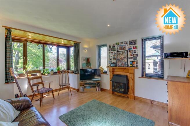 SITTING ROOM: