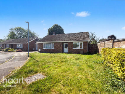 Les Baux Place, Wisbech