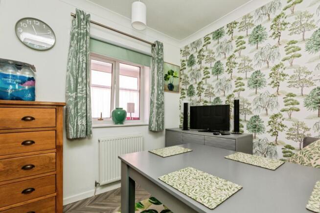 2 bed Bungalow for sale Image 11