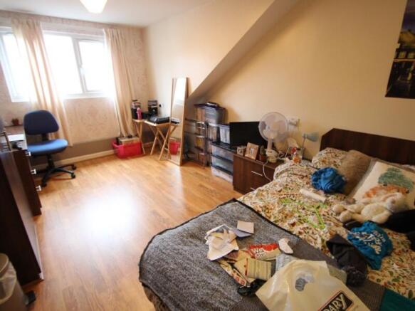 8 bed Terraced to rent Image 6