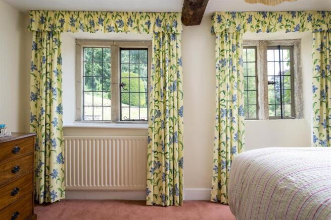 77 - Bagendon Manor - GL7 7DU - L Web.jpg