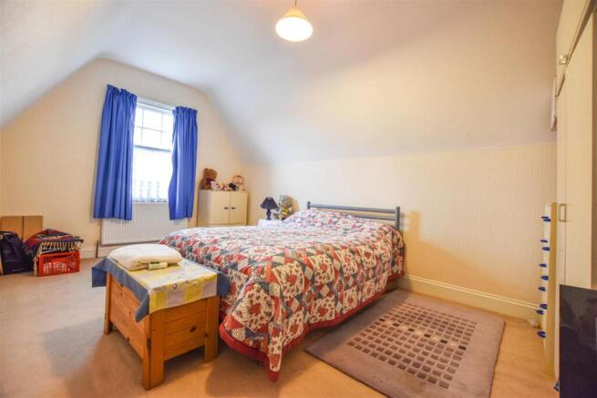 4 bed Maisonette for sale Image 11