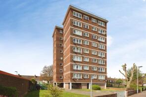 32, Hepworth Court, Hepworth Gardens, Barking IG11 9AZ