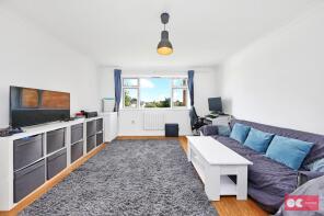 6, 104 Hillboro Court, Hainault Road, London E11 1ER