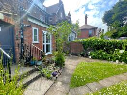 Flat D, 11, Blenheim Road, Minehead TA24 5PZ