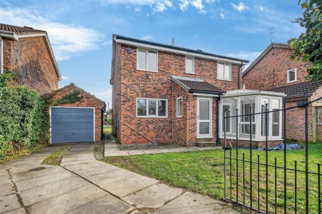 4 bed Detached for sale Image 8