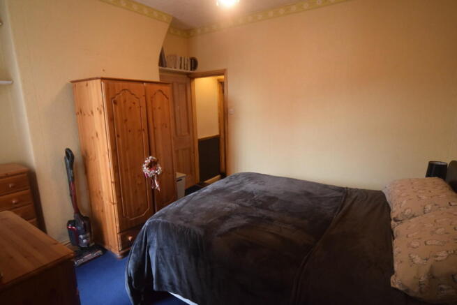 BEDROOM 2