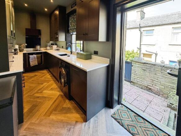 3 bed Terraced for sale Image 8