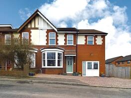 27, The Avenue, Caldicot NP26 4AB