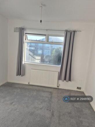 3 bed Semi-Detached to rent Image 12