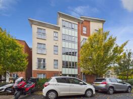 Flat 3, Sourton House, Battle Square, Reading RG30 1DS