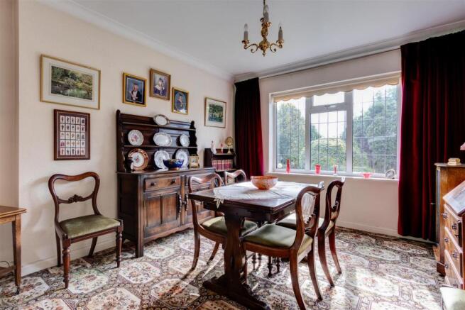 DiningRoom.jpg