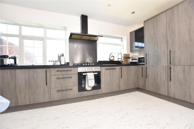 3 bed Detached for sale Image 4