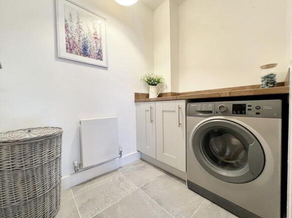 4 bed Detached for sale Image 8