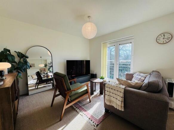 OPEN PLAN LIVING ROOM
