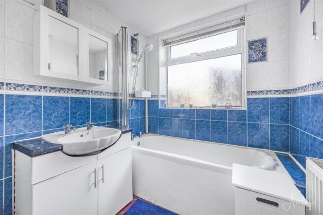 Bathroom/w.c.