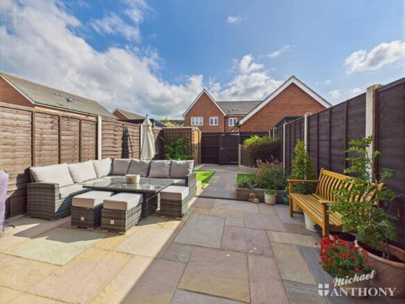 CAM03852G0-PR0319-STILL014