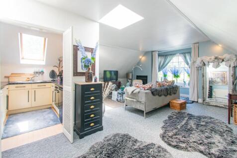 Bucklebury Place, Upper Woolhampton, Reading, Berkshire, RG7