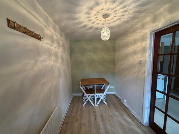 3 bed Town House to rent Image 5