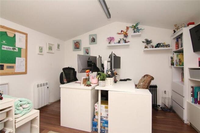 3 bed Link Detached House for sale Image 9