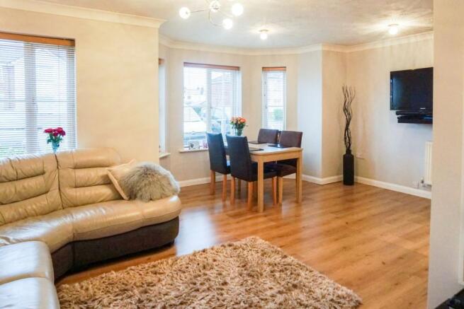 Lounge/Dining Room