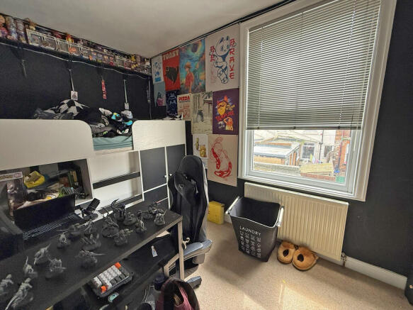 3 bed Terraced for sale Image 9