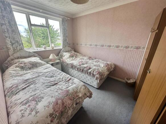 4 bed Semi-Detached for sale Image 11