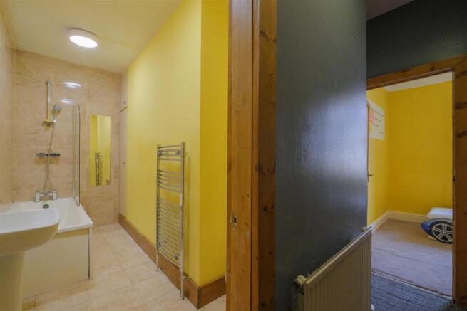 3 bed Terraced for sale Image 10