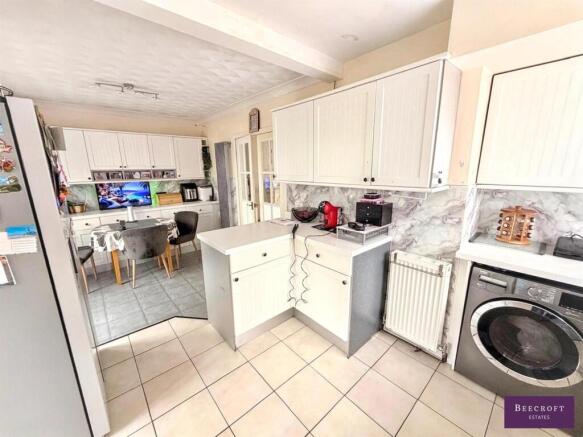 2 bed Semi-Detached for sale Image 9