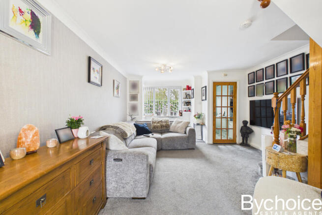 CAM05454G0-PR0144-STILL008