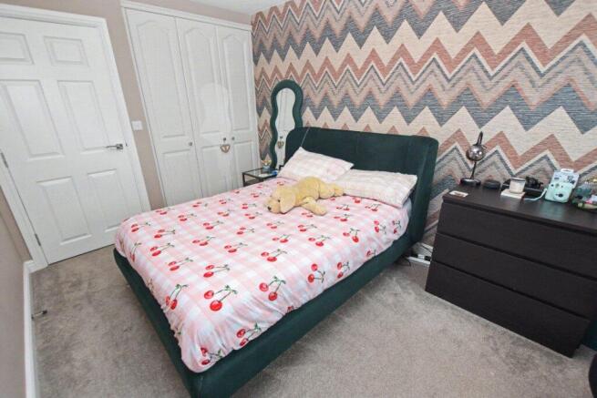 2 bed Apartment for sale Image 5