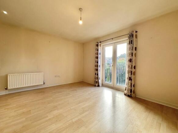 2 bed Apartment to rent Image 6