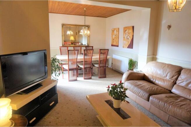Lounge/Dining Room