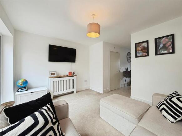 2 bed Semi-Detached for sale Image 4