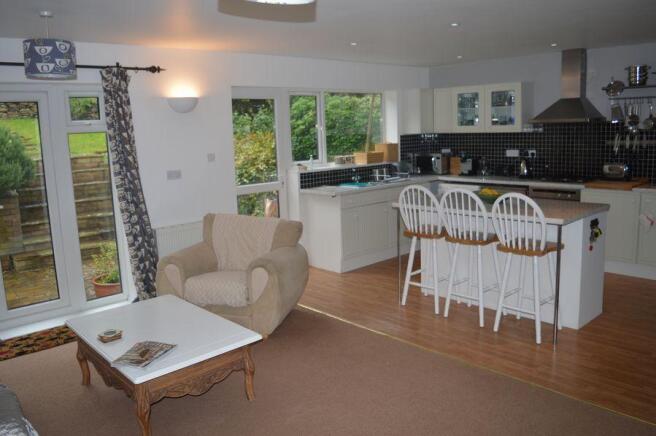 KITCHEN/FAMILY ROOM