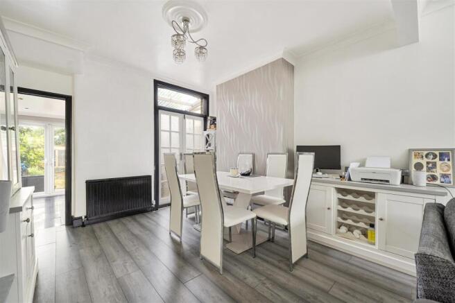 Lyndhurst Road, E4