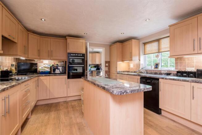 Fitted Kitchen
