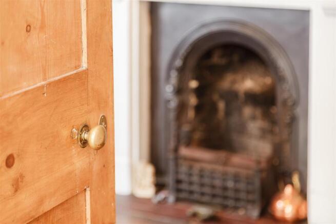 8313991-interior16.jpg