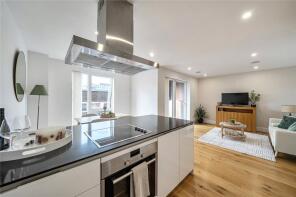 16, 6 Gallery Apartments, Lamb Walk, London SE1 3GL