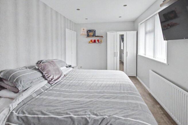 2 bed Semi-Detached for sale Image 5