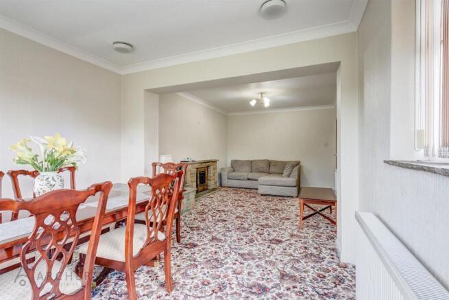 3 bed Detached for sale Image 11
