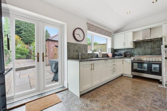 3 bed Semi-Detached for sale Image 11