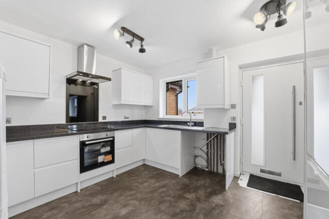 2 bed Flat for sale Image 5