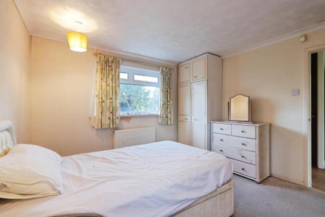 2 bed Detached Bungalow for sale Image 9